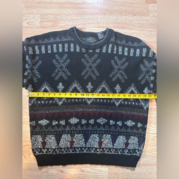 Expressions Black and Gray Crewneck Sweater with Nordic Patterns Size Large - Picture 8 of 8